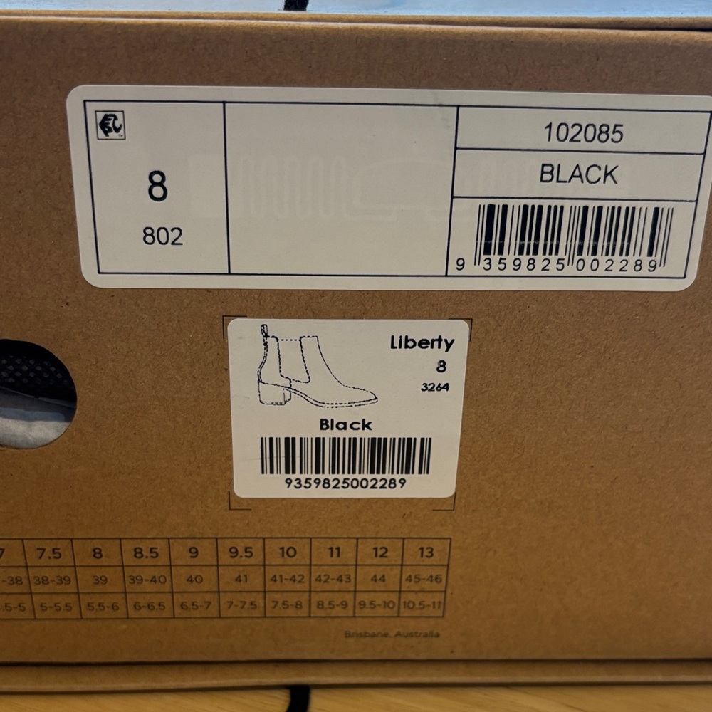 FRANKIE4 Black Ankle Boots - Picture 5 of 7